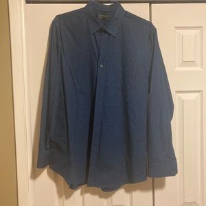 Men’s collared dress shirt